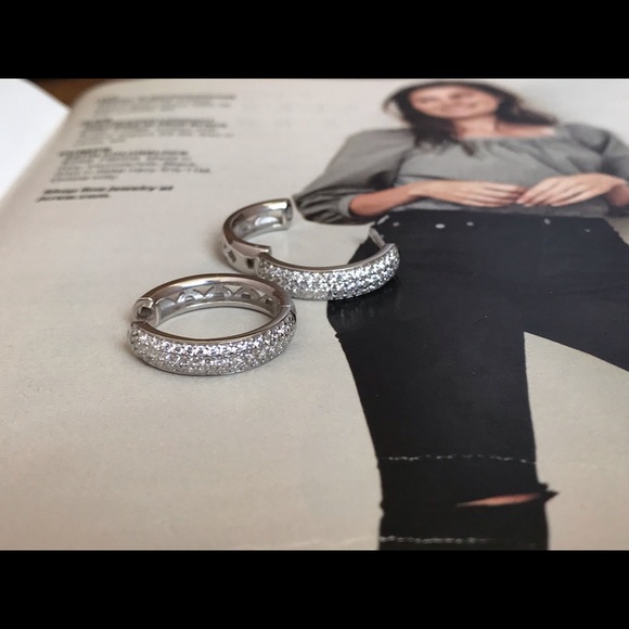 Silver hoop earrings with zirconium - Picture 2 of 4